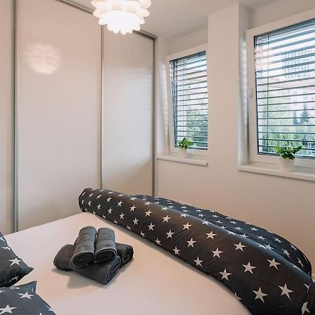 Stylish Apartment Retreat Братислава Экстерьер фото