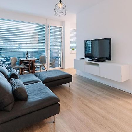 Stylish Apartment Retreat Братислава Экстерьер фото